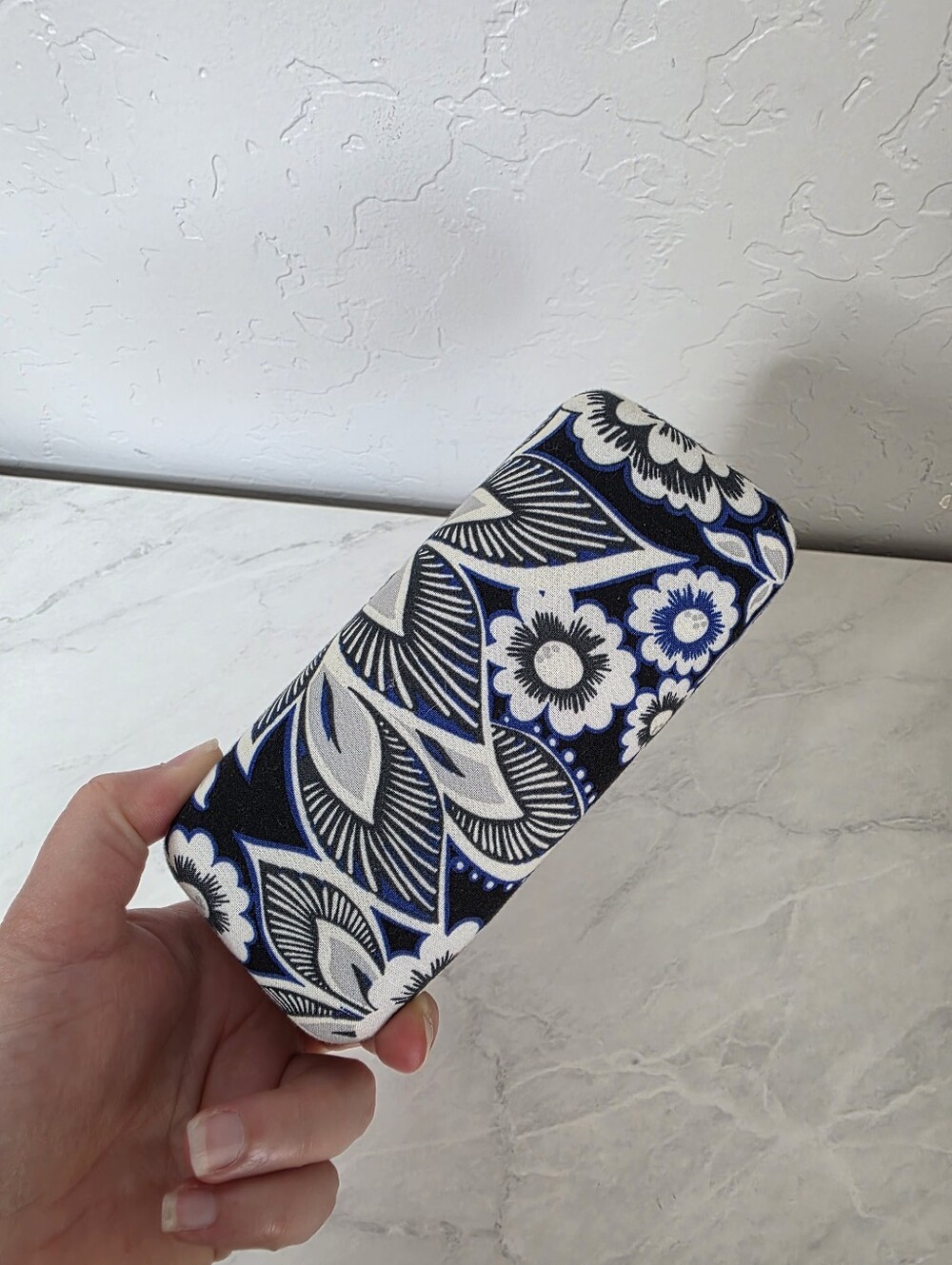 Vera Bradley Navy and White Floral Hard Eyeglass Case - Picture 4 of 7